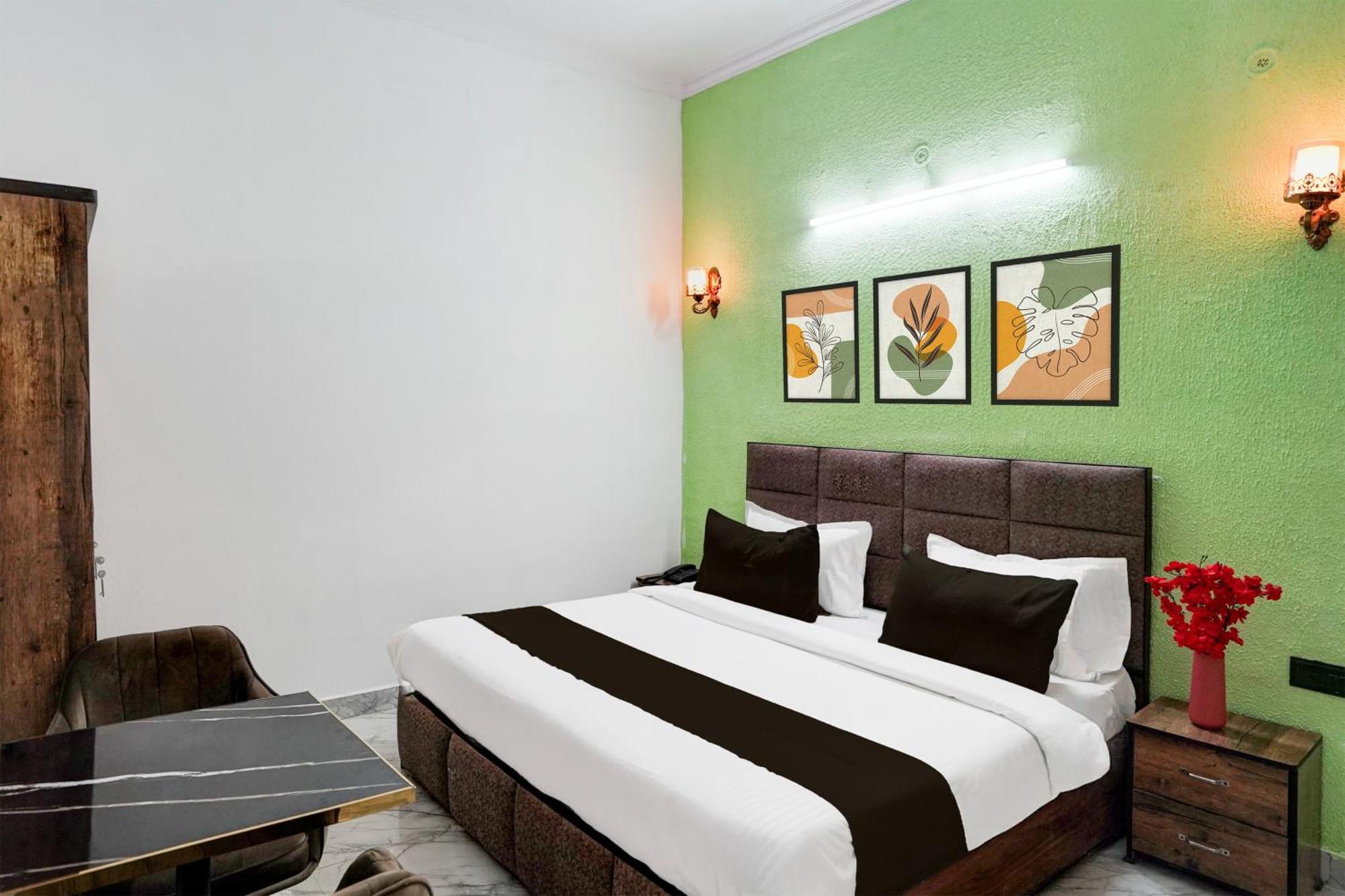גרייטר נוידה Collection O Shandilya Grand Residency מראה חיצוני תמונה