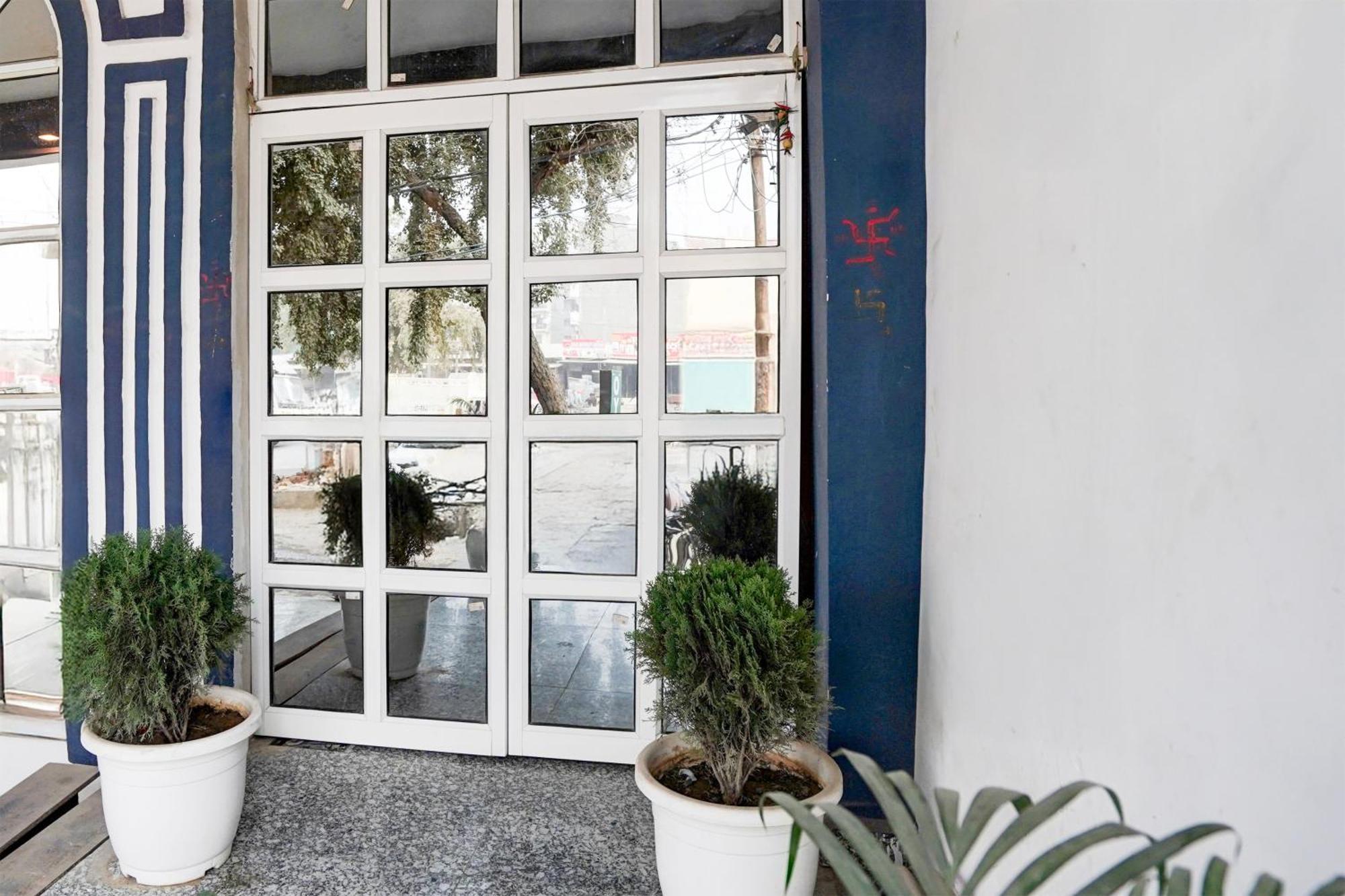 גרייטר נוידה Collection O Shandilya Grand Residency מראה חיצוני תמונה